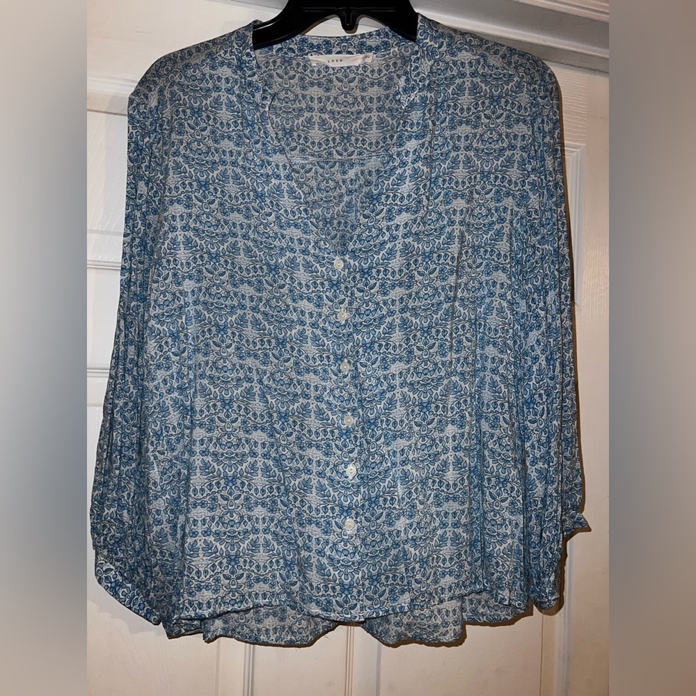 BUNDLE 5 for $50 👗👚 👖 
Lush Blue and White Patterned Blouse
